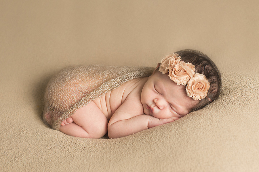 ferndale newborn photography: bum in air pose